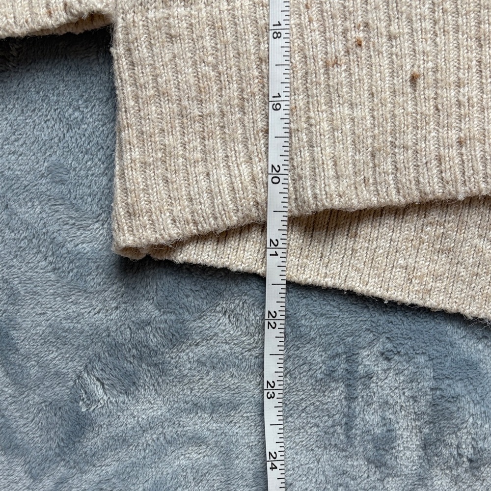 Old Navy Women's Cream Crew Neck Sweater - Picture 6 of 6